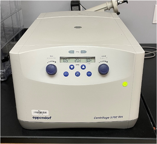 Eppendorf Centrifuge (5702 RH)